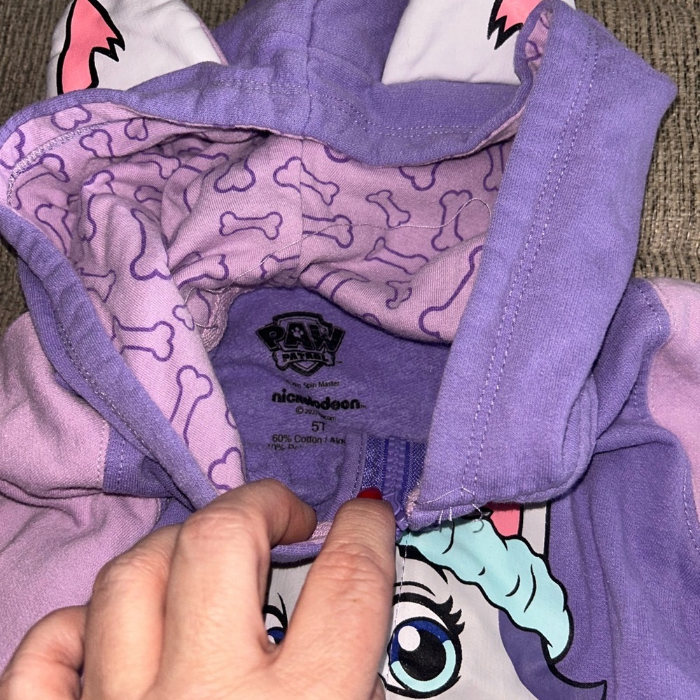 Lot of 6 zip up hoodies and vest for girls size 4 and 5 - Picture 13 of 13